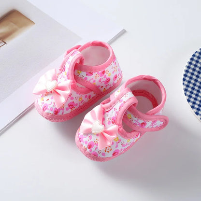 Newborn walking shoes