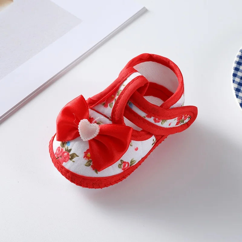 Newborn walking shoes