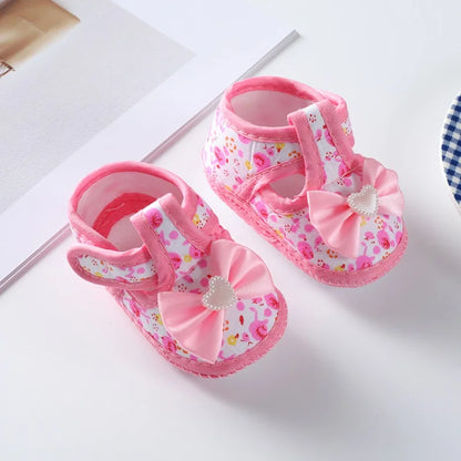 Newborn walking shoes