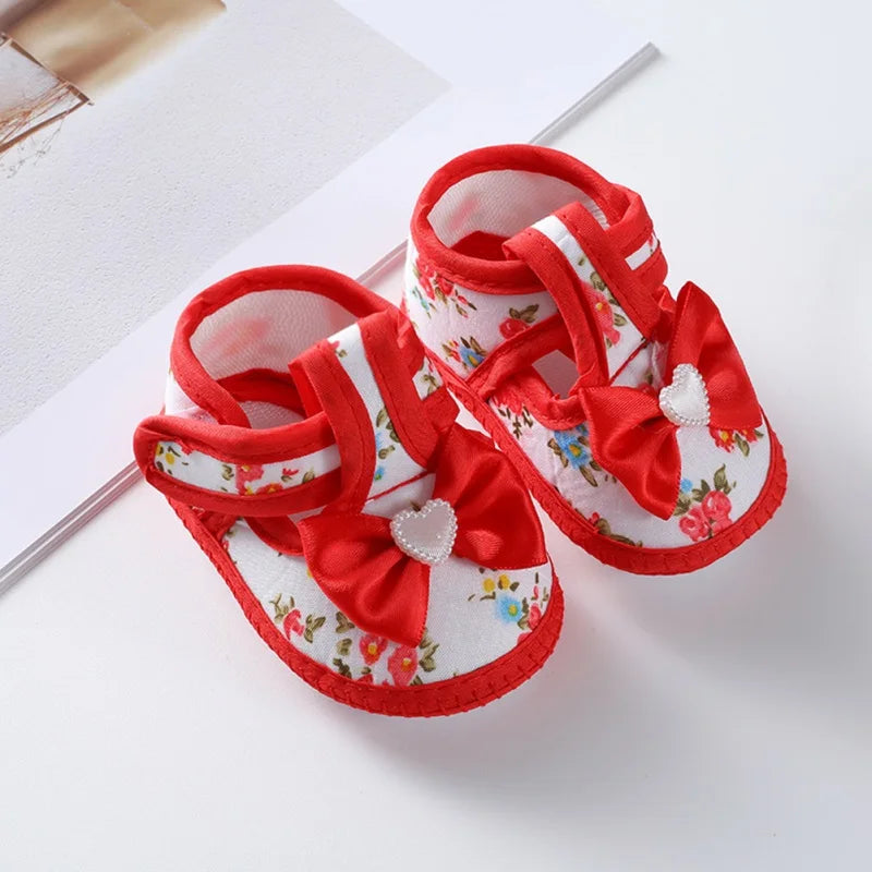 Newborn walking shoes